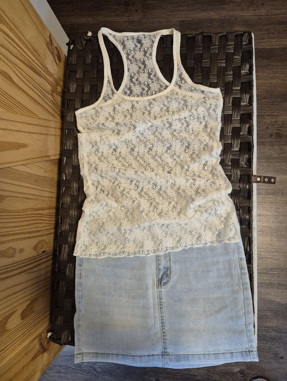 Lace Racerback Tank Top - Picture 12 of 13